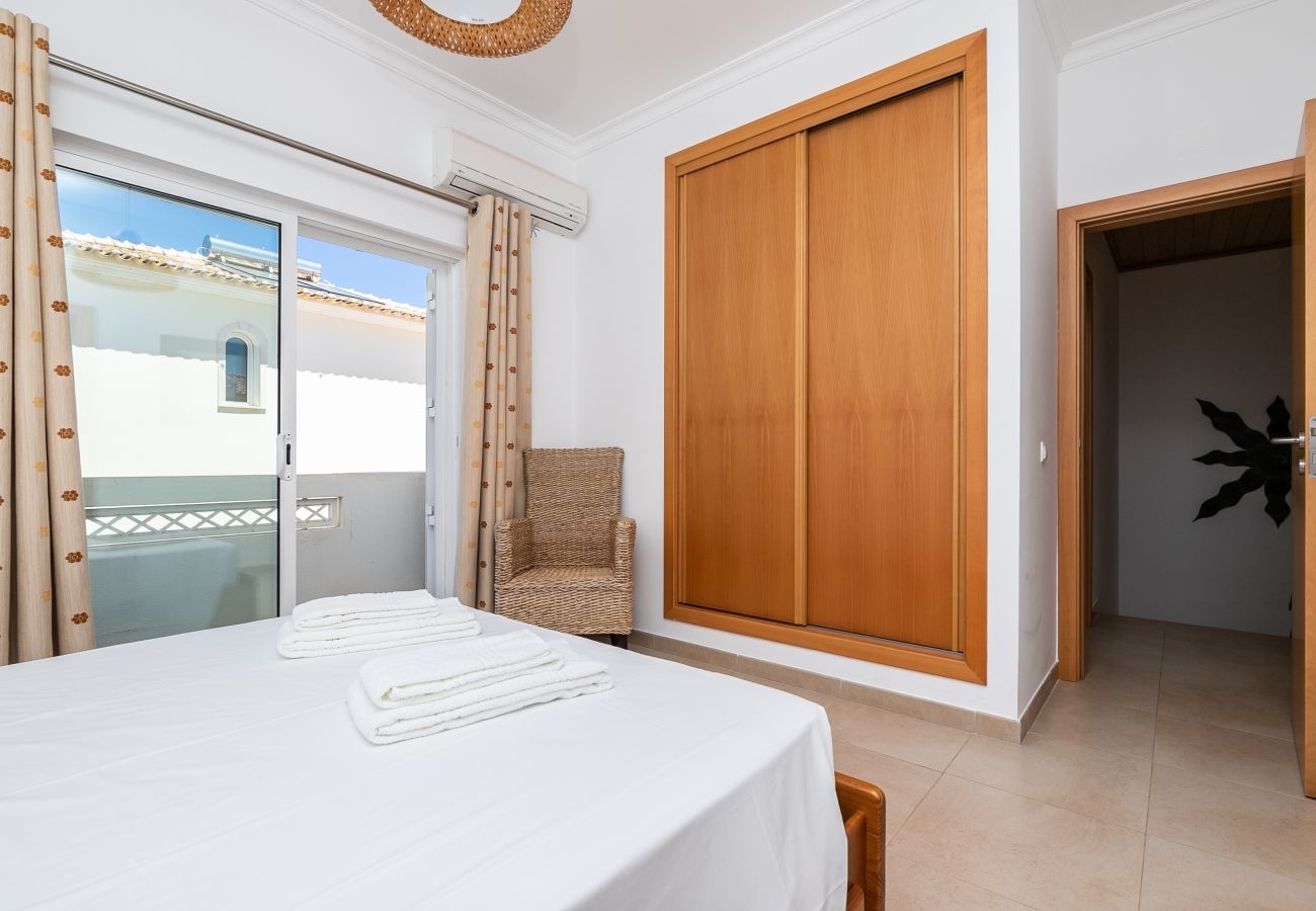 Casa em Manta Rota - Moradia de 3 quartos com piscina privada, perto da praia by AlgarveManta (23V3)