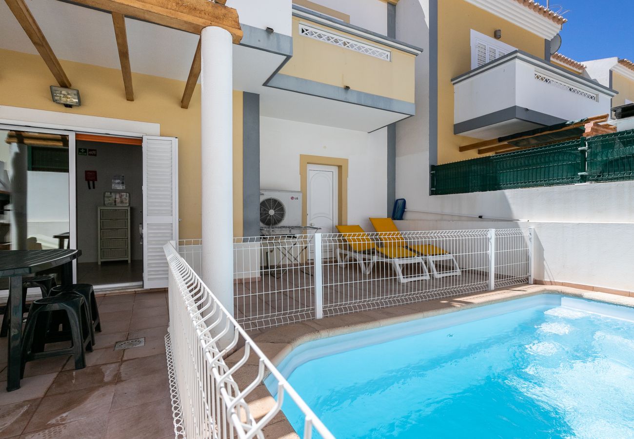 Casa em Manta Rota - Moradia de 3 quartos com piscina privada, perto da praia by AlgarveManta (23V3)