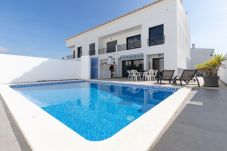 Casa em Vila Nova de Cacela - Moradia V4 com Piscina Privada em Vila...