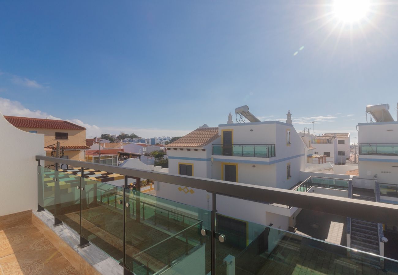 Apartamento em Manta Rota - Apartamento em condomínio com piscina a 100m da praia by AlgarveManta (6T3)