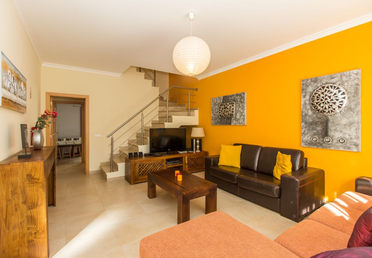 Townhouse in Manta Rota - 3 bedroom villa with private pool and Wi-Fi by AlgarveManta (25V3)