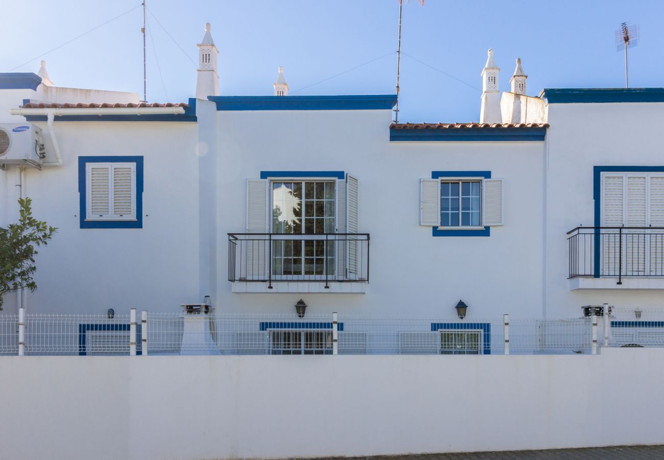 House in Manta Rota - Villa with 3 bedrooms only 350 meters from the beach by AlgarveManta (54V3)