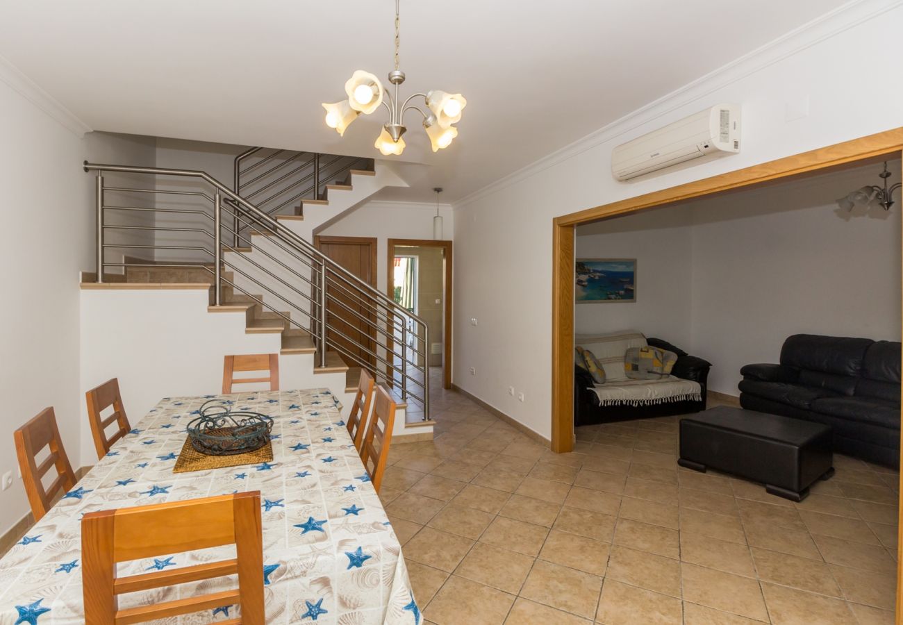 Residence in Manta Rota - 4 bedroom villa in condominium with swimming pool by AlgarveManta (4V4)