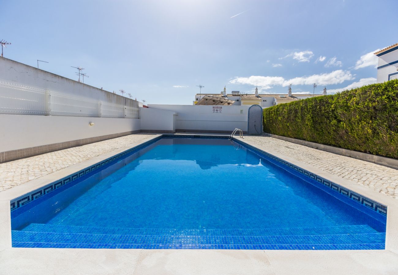 Residence in Manta Rota - 4 bedroom villa in condominium with swimming pool by AlgarveManta (4V4)