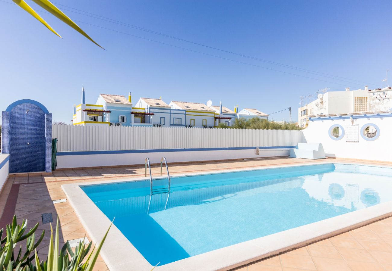 Residence in Manta Rota - 4 bedroom villa in condominium with swimming pool by AlgarveManta (17V4)