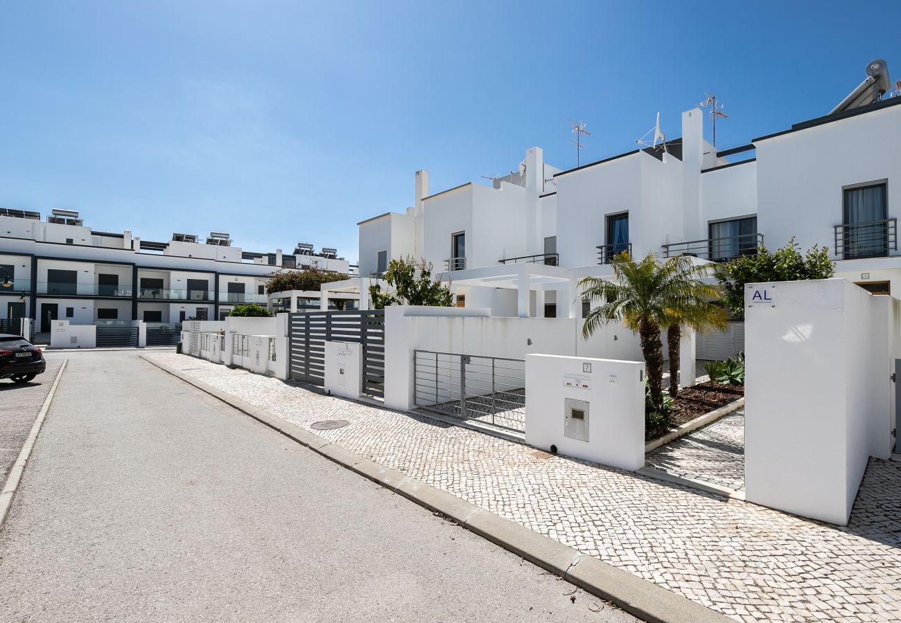 Maison mitoyenne à Manta Rota - Villa avec piscine privée à 100m de la plage by ALGARVEMANTA (16V3)