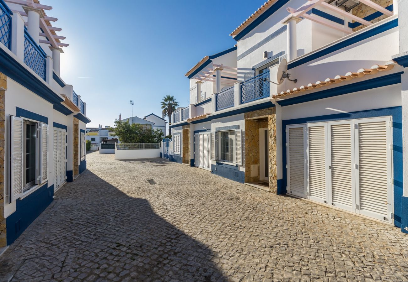 Résidence à Manta Rota - Villa de 4 chambres en condominium avec piscine by AlgarveManta (4V4)